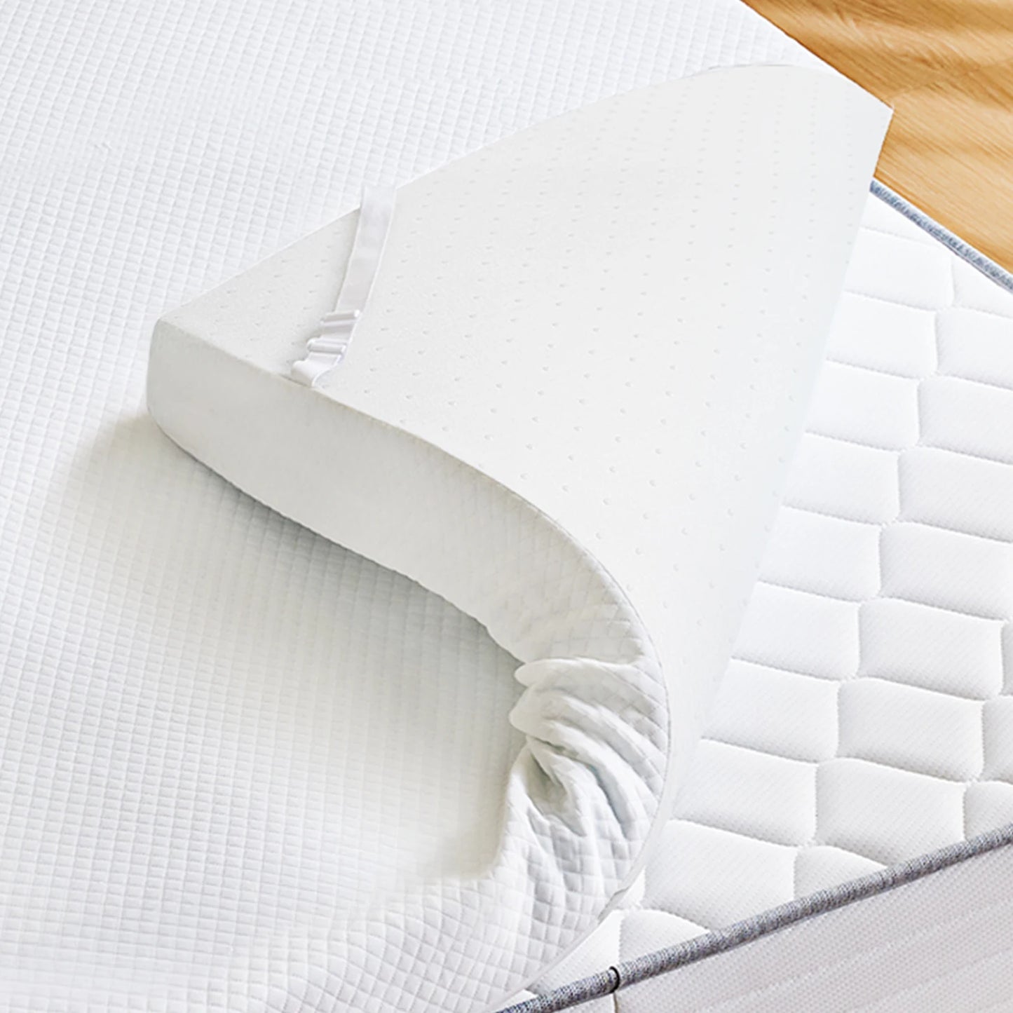 MCQ Gel Memory Foam Bed Topper With Cloth Cover Cooling